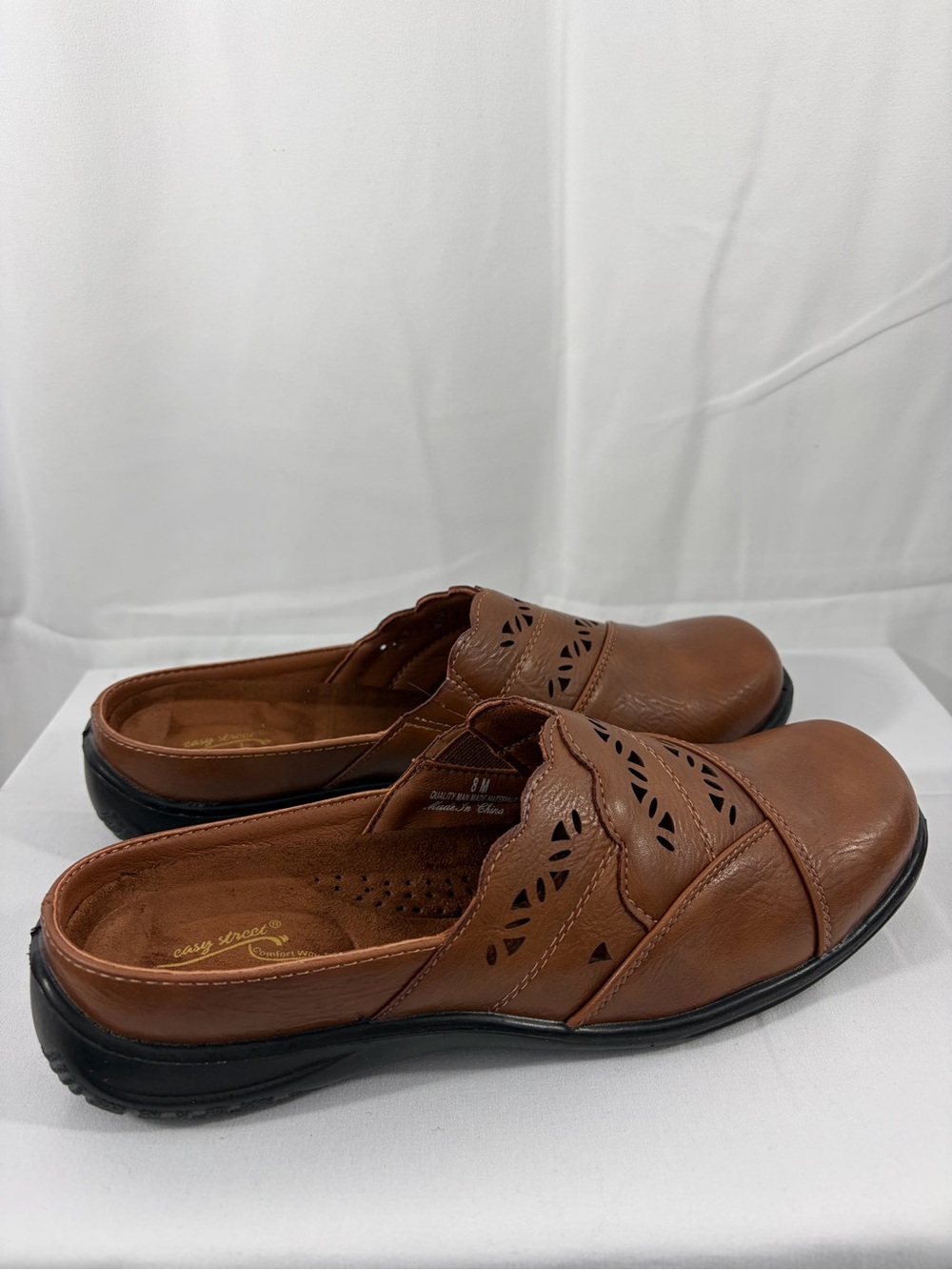 NWT Easy Street Women’s Size 8 Brown Slip-On Loafers - Picture 4 of 8